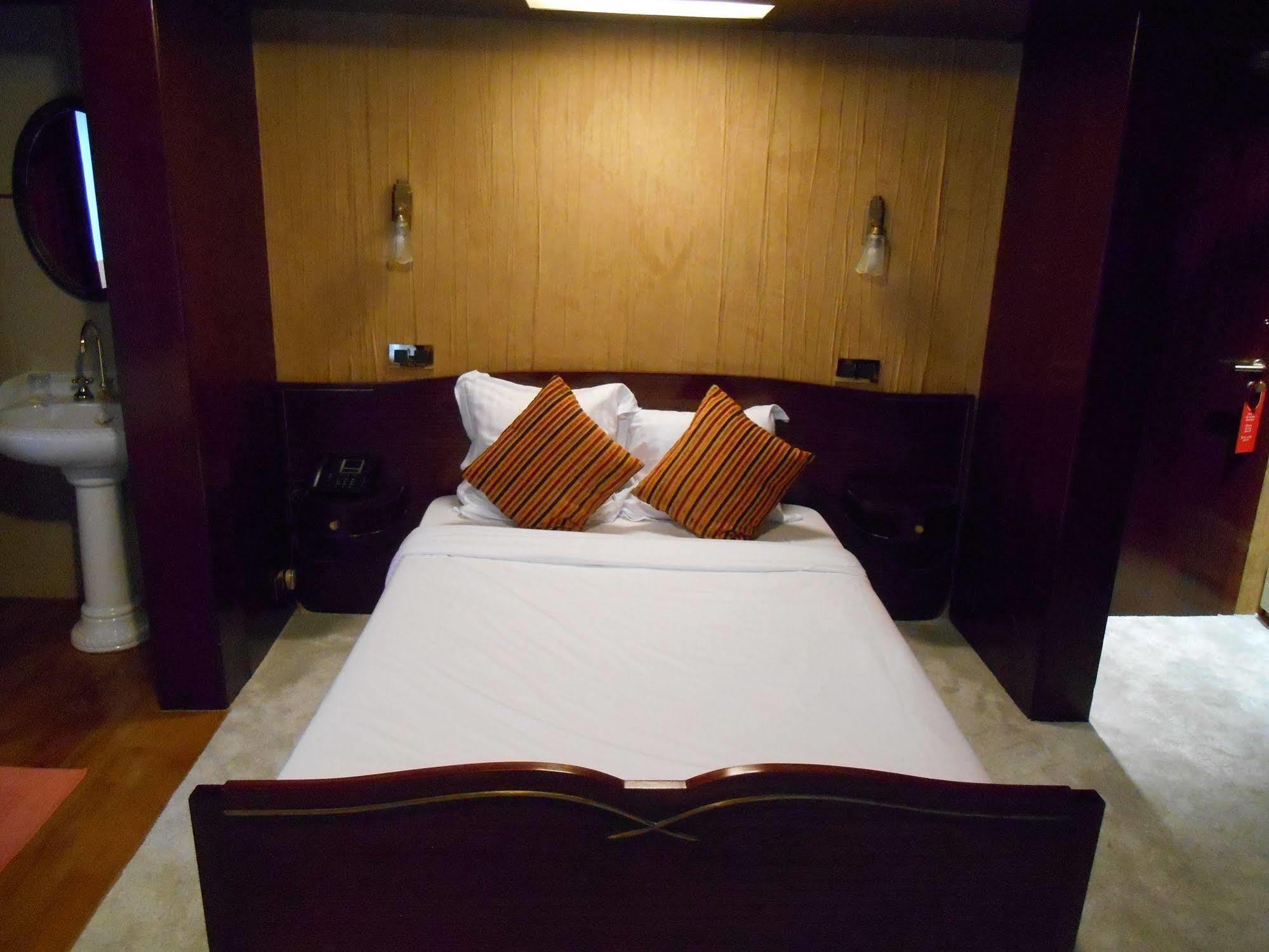 Hotel Esperance บรัสเซลส์ ภายนอก รูปภาพ